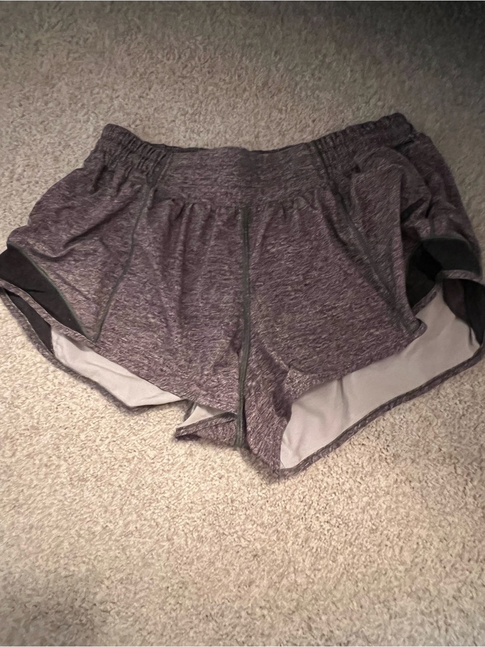Lululemon Hotty Hot Low Rise 2.5” Short Size 6